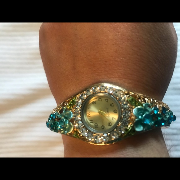 Watch - Picture 4 of 5